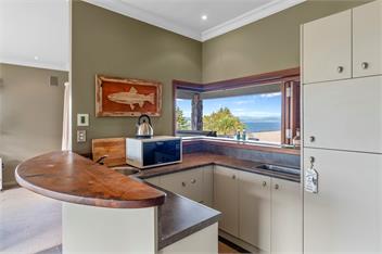 Tauhara Sunrise - Spa pool with Mountain & Lake views! - Taupo