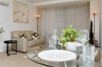 Stadium Central 2 – Modern CBD Stay w/ Secure Entry - 