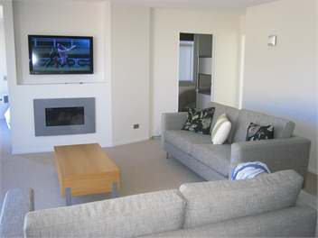 ARNIES PLACE AT THE BEACH - TAURANGA