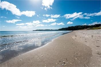 ONETANGI WATERFRONT BACH - Waiheke Island