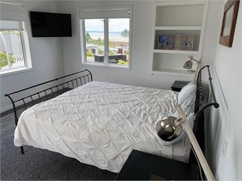Fabulous large Bethlehem family home with pool - Tauranga