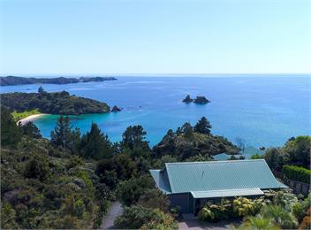 The Retreat: Luxury private hillside beach villa @ Te Ngaere Bay - kaeo