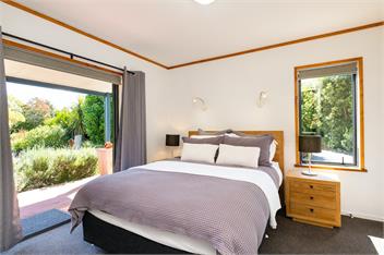 Lawn Cottages - Magnolia Cottage - Hastings