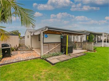 Bach Life on Seabreeze (Bachcare) - Whangamata
