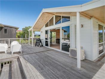 Ocean Beach Beauty (Bachcare) - Tairua
