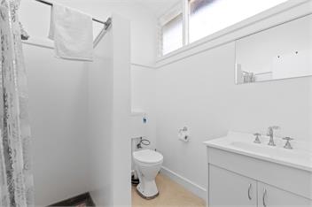 20++ Guests !! Rent Entire Pub for the Night - Echuca
