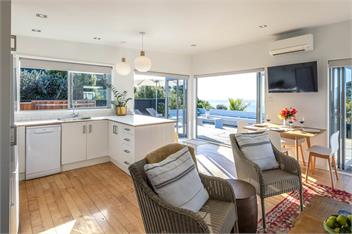 OCEAN BREEZE COTTAGE - Coast & Country - Waiheke Island