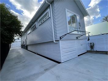 Large Family Pad with Pool! - Auckland