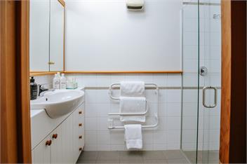 Bullock Creek Chalet | Sleeps 8 | Lake & Mountain Views - Wanaka