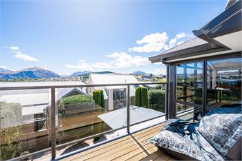 IRONSIDE LAKE VIEW TOWNHOUSE - Wanaka