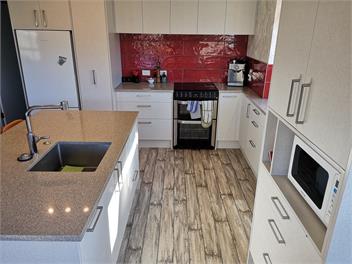 ATTRACTIVE GETAWAY ON AICKIN-200 AICKEN ROAD  - Whangamata