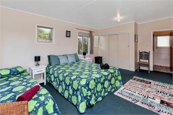 Patsy Cottage – A Charming 1960s Kiwi Bach near Kaitaia - Kaitaia