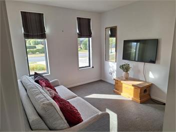 Relax on Snowberry (Bachcare) - Wanaka