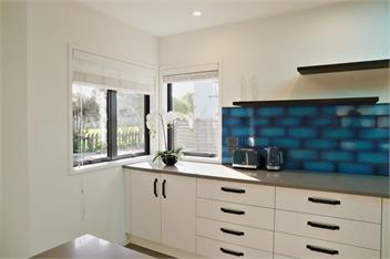 Hosts on the Coast Hillview Hideaway - Waihi Beach