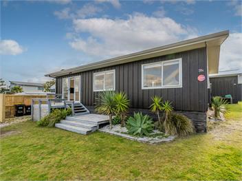 Retreat by the Beach (Bachcare) - Pauanui