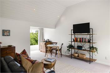 Hawthorn Cottage - Deluxe Private Guesthouse - Tamahere