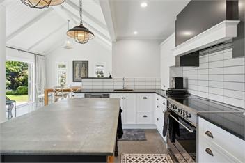 Provence on Cologne (Bachcare) - Martinborough