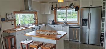 Country Living on Surfhighway 45 - new plymouth