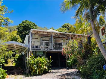 Hosts on the Coast Grange Cottage - Hahei