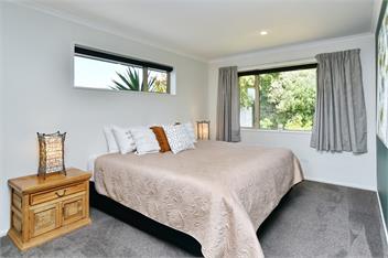 Stay at Puhara - Parklands Getaway - Christchurch