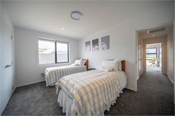 Breaksea Basecamp (Bachcare) - Te Anau