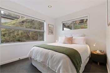 Lake Views on De La Mare Place, 3 BDR, Free Wi-Fi - Queenstown