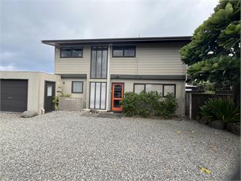 Seabreeze @ Longshore: heated pool + spa + tennis court + beach - Waikanae Beach