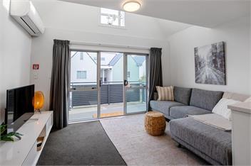 Urban Oasis (Bachcare) - 