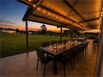 LARGE GROUP ACCOMODATION HAMILTON "Horotiu Homestead" -
