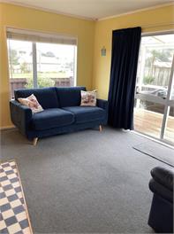 Waitarere Beach Bach. Pet friendly -