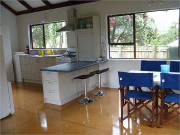Medlands Beach Hapuka Cottage - Great Barrier Island