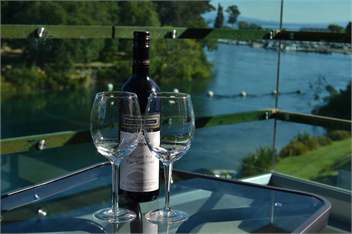 Riverside Apartment - Taupo Apartment Accommodation - Taupo
