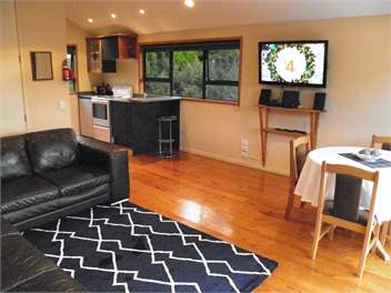 Treetops Cottage at the Castle - Whitianga