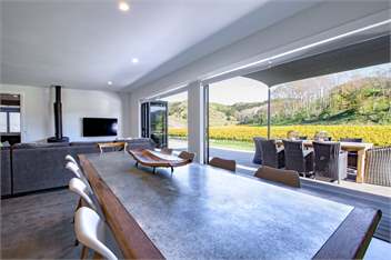 Four Bedroom Villa - Napier