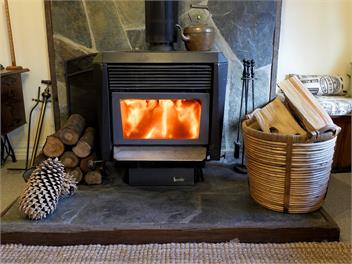 Historic Winter Ski Cottage/Summer River Cottage. - Queenstown