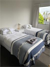 A Home Away from Home by Hagley Park - Christchurch