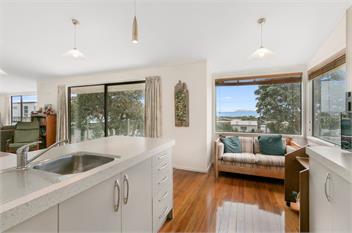 Sweeping Sea Views (Bachcare) - Waihi Beach