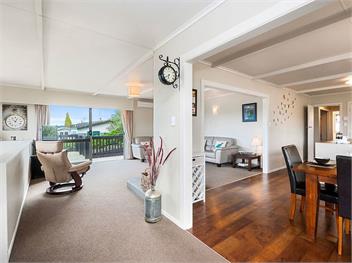 Taupo Panorama (Bachcare) - Taupo Central