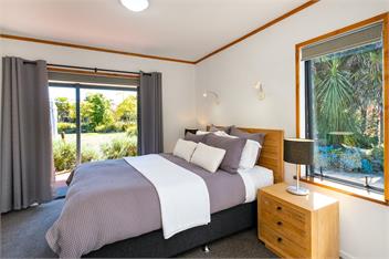 Lawn Cottages - Magnolia Cottage - Hastings