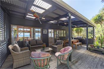 Coastal Hideaway - Nelson