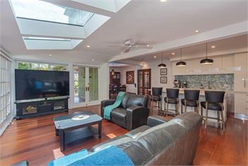 Camellia House: Elevator Access, Swimming, and Spa Pools in a Stunning Setting - Nelson