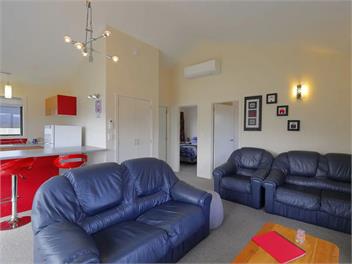 Whitestone Cottage - Te Anau Lakefront - Te Anau
