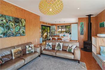 Bach 7 by the Sea - Marahau Holiday Home - Tasman