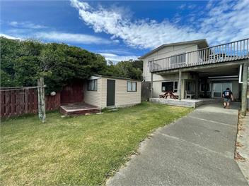 Waiwhare - On the Beach (Beach front property) - Castlepoint