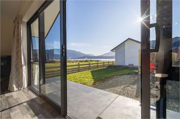 The Tranquil Edge (Bachcare) - Te Anau