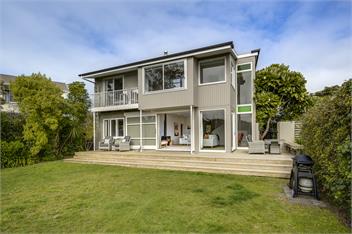 7th Heaven *Spa Pool, Swimming Pool & Close to CBD* - Napier