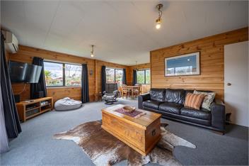 The Back Hut (Bachcare) - Te Anau