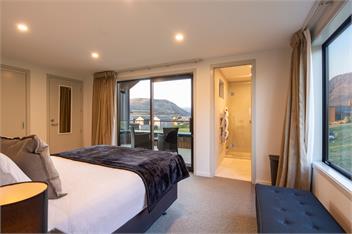 Beautiful 3 bedroom home | Hot Tub | Stunning View - Queenstown