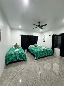 Runway Retreat by the Mountains - Nikao
