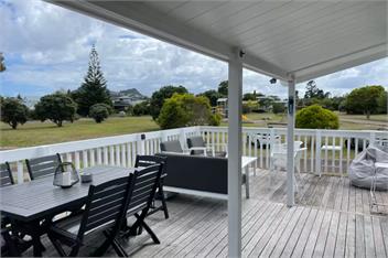 Sunny Coastal Escape w/ Views, Studio & Family Space - Pauanui